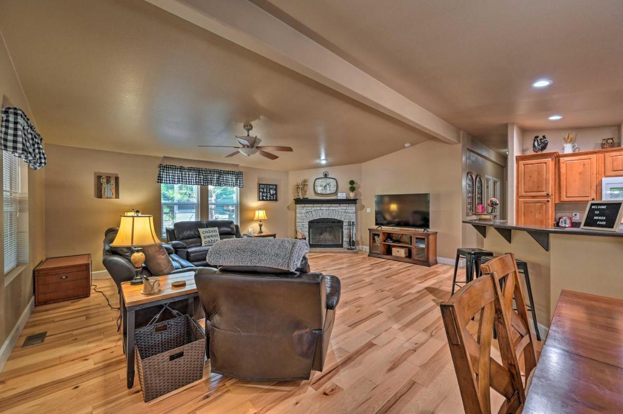 Munds Park Cabin Retreat With Deck And Fire Pit! Εξωτερικό φωτογραφία