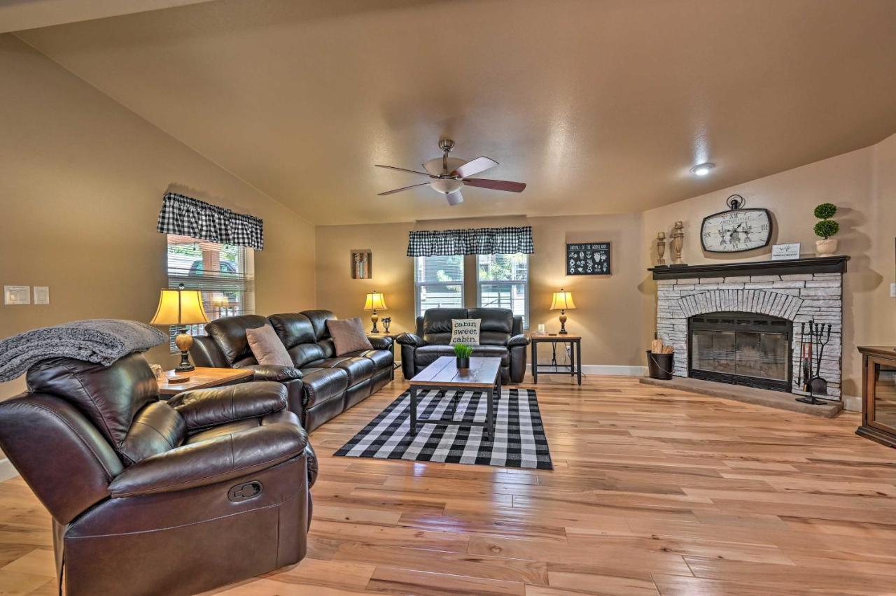 Munds Park Cabin Retreat With Deck And Fire Pit! Εξωτερικό φωτογραφία